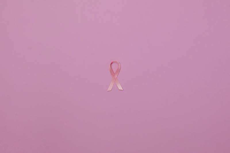 Poate erdafitinib să trateze cancerul de sân? Cele mai recente date, în termeni simpli.